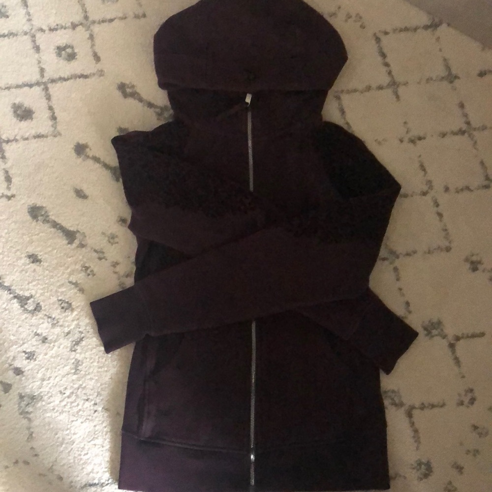 Lululemon scuba hoodie size 4